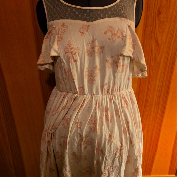 Beauty and the Beast Hot Topic Live Action Collection Pink Plus Size 1 - Picture 1 of 6